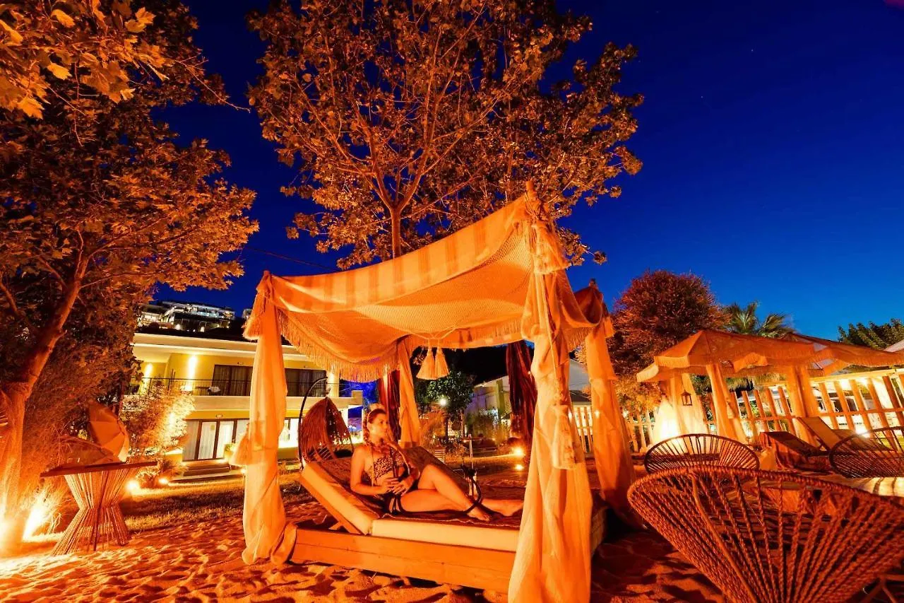 Limna Beach Afytos Resort