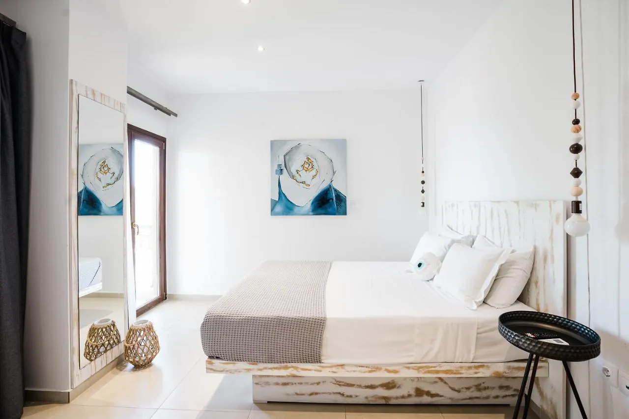 Limna Beach Afytos Resort